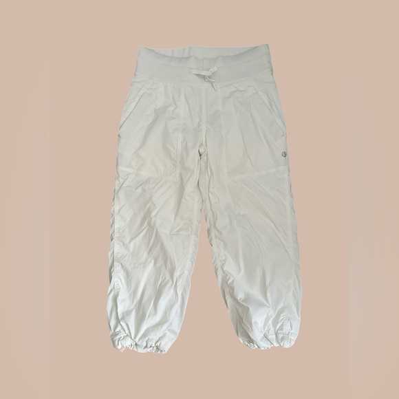 Lululemon studio crops Sz 2 - Picture 11 of 12